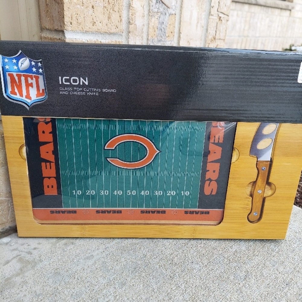 NFL ICON Bears Cheese Board Set